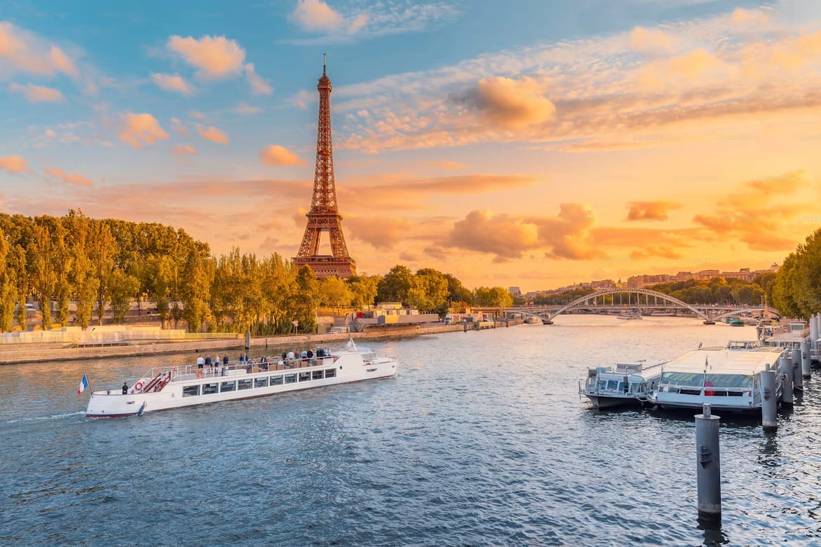 8-Days Highlights of Europe Summer Tour Package: Paris to Zurich